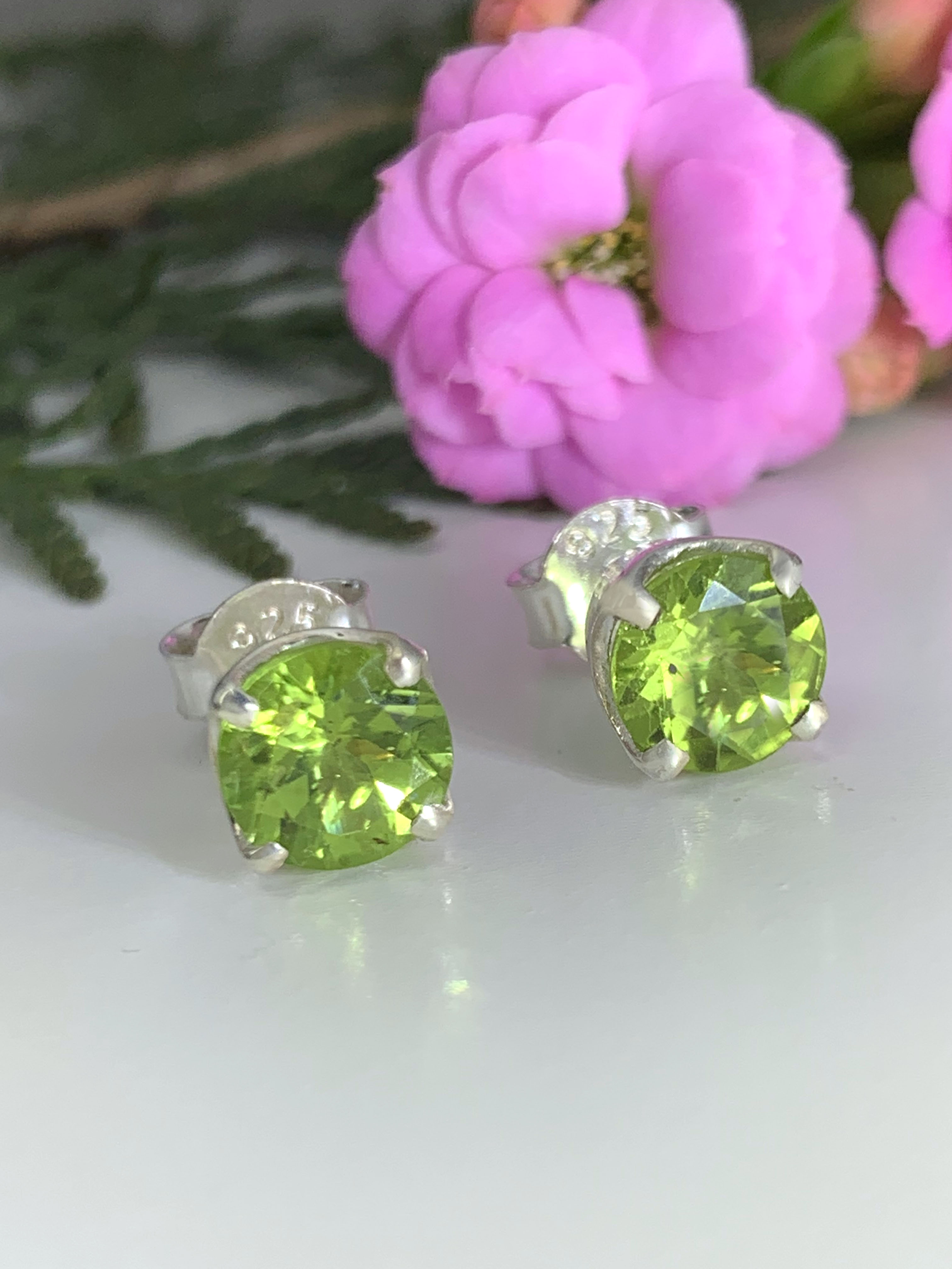 peridot-ohrstecker-peridot-studs-ohr00916-4 Peridot Ohrstecker - TOP