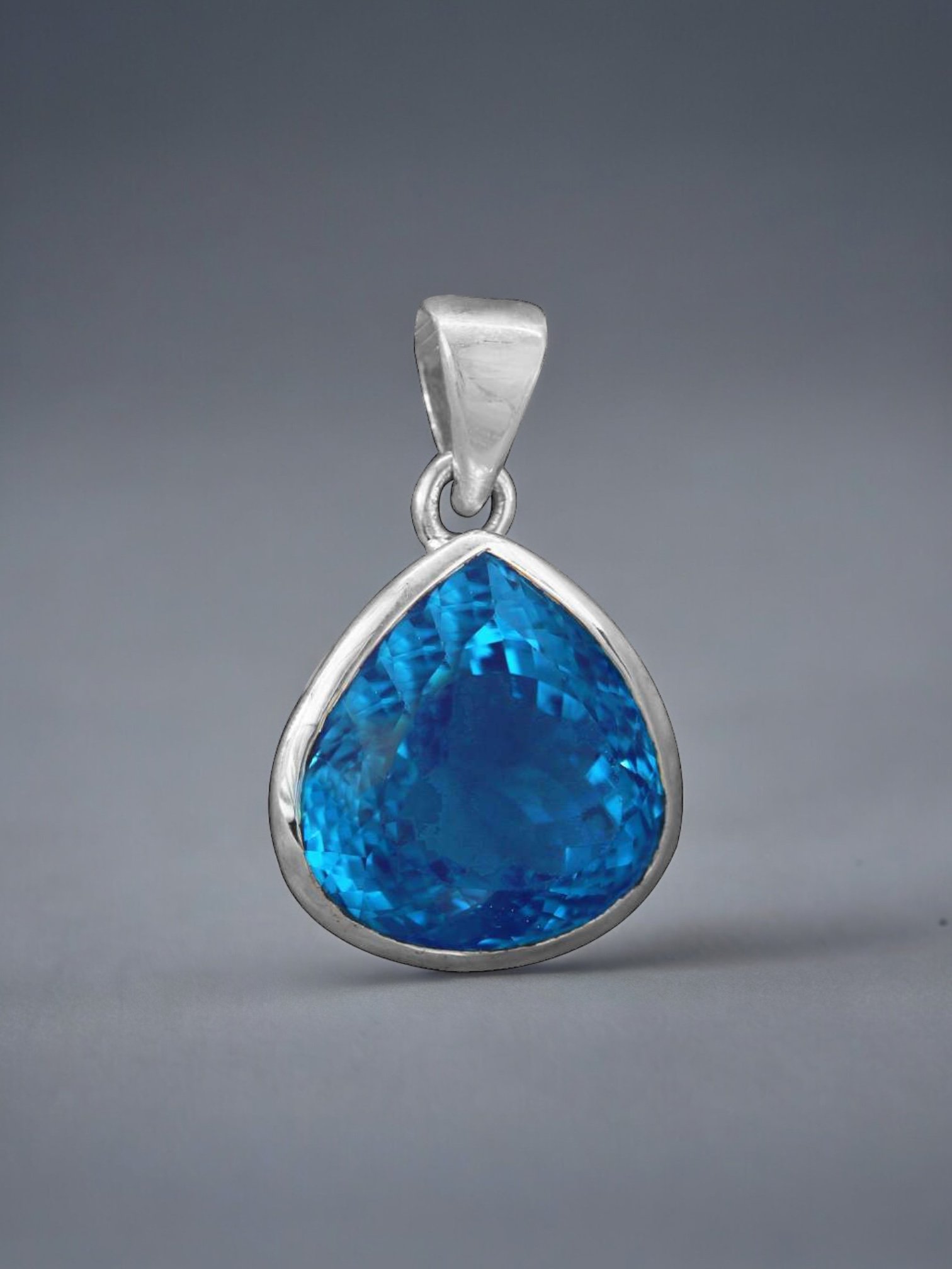 TOP Swiss Blue Topaz Pendant