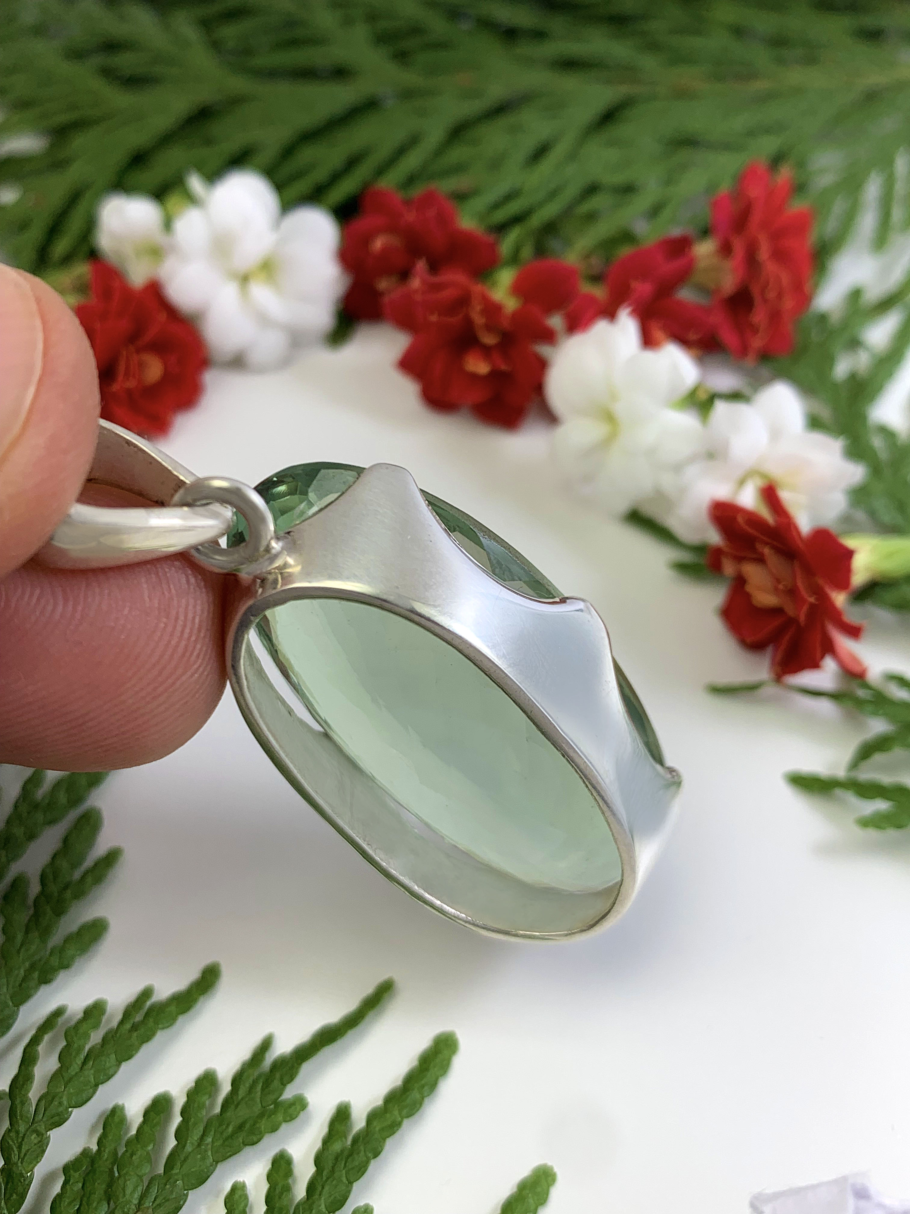 Green Quartz Pendant - TOP