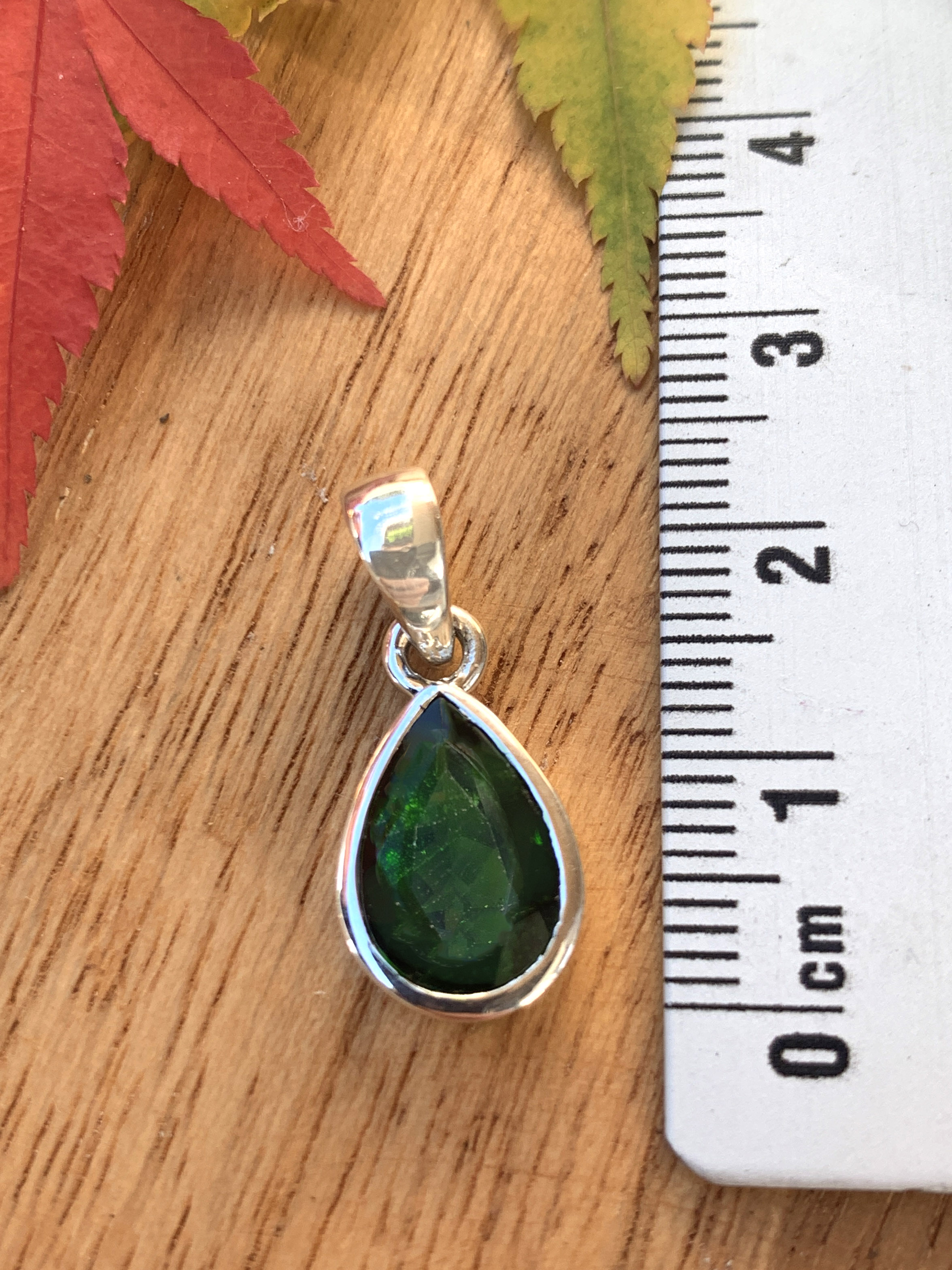 Chromdiopside Pendant