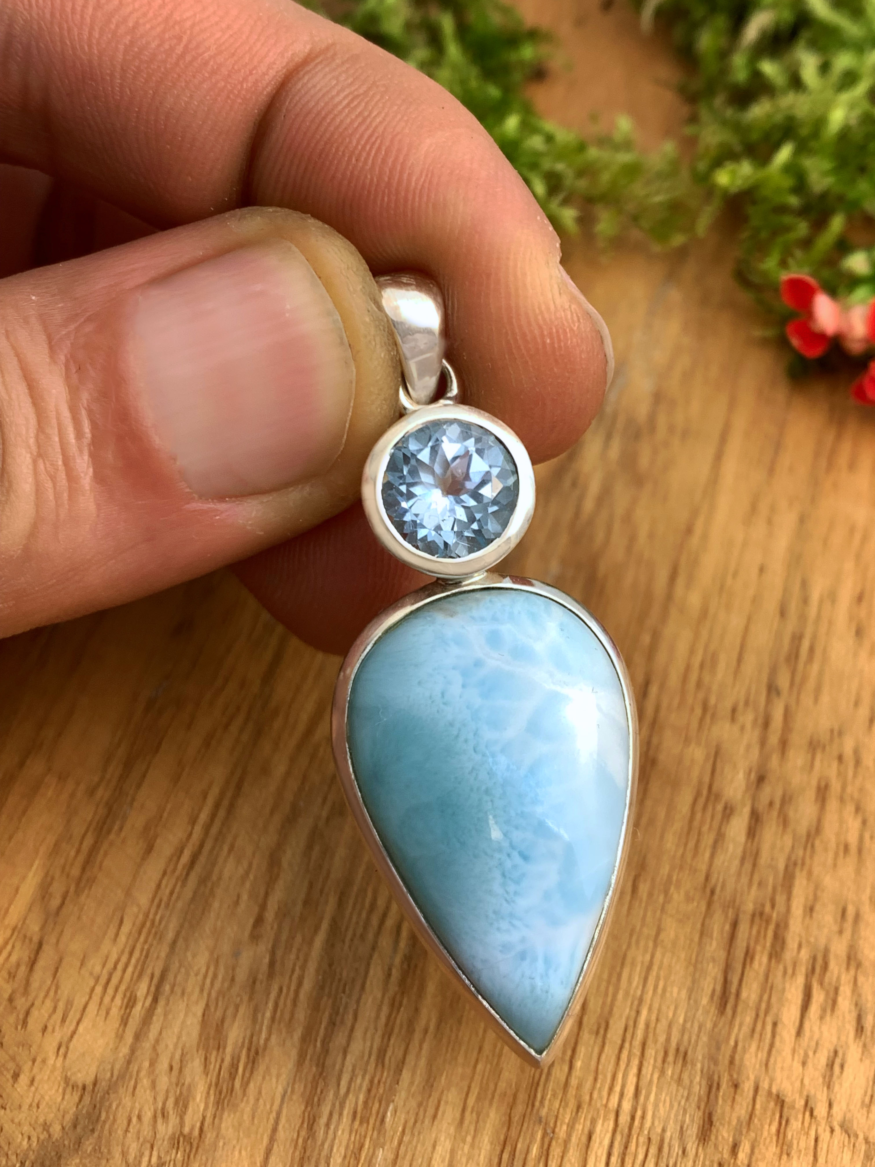 Larimar Anhänger mit Blautopas