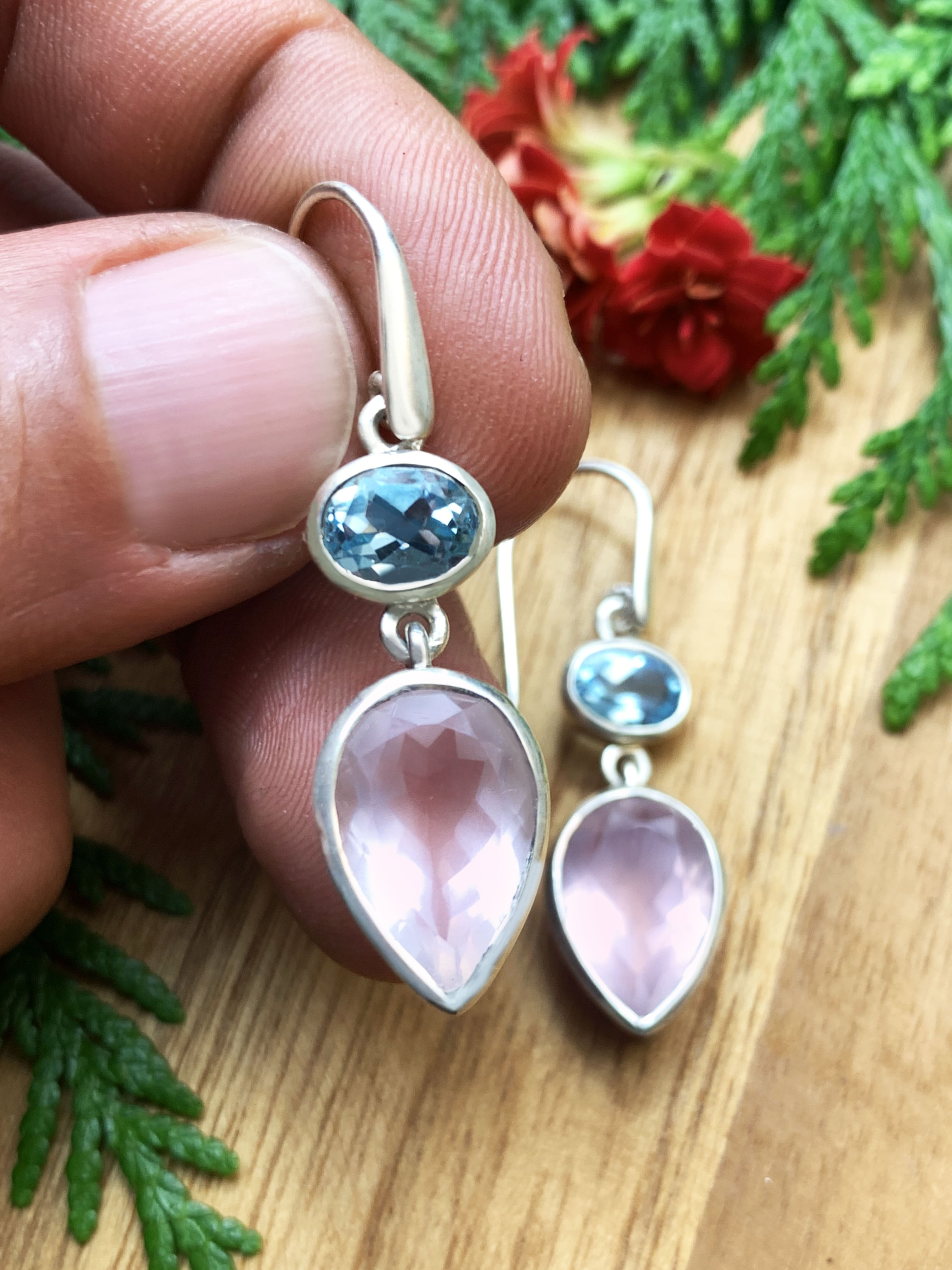 blautopas-ohrhaenger-blue-topaz-earrings-ohr00747-2 Rosenquarz Ohrhänger mit Blautopas