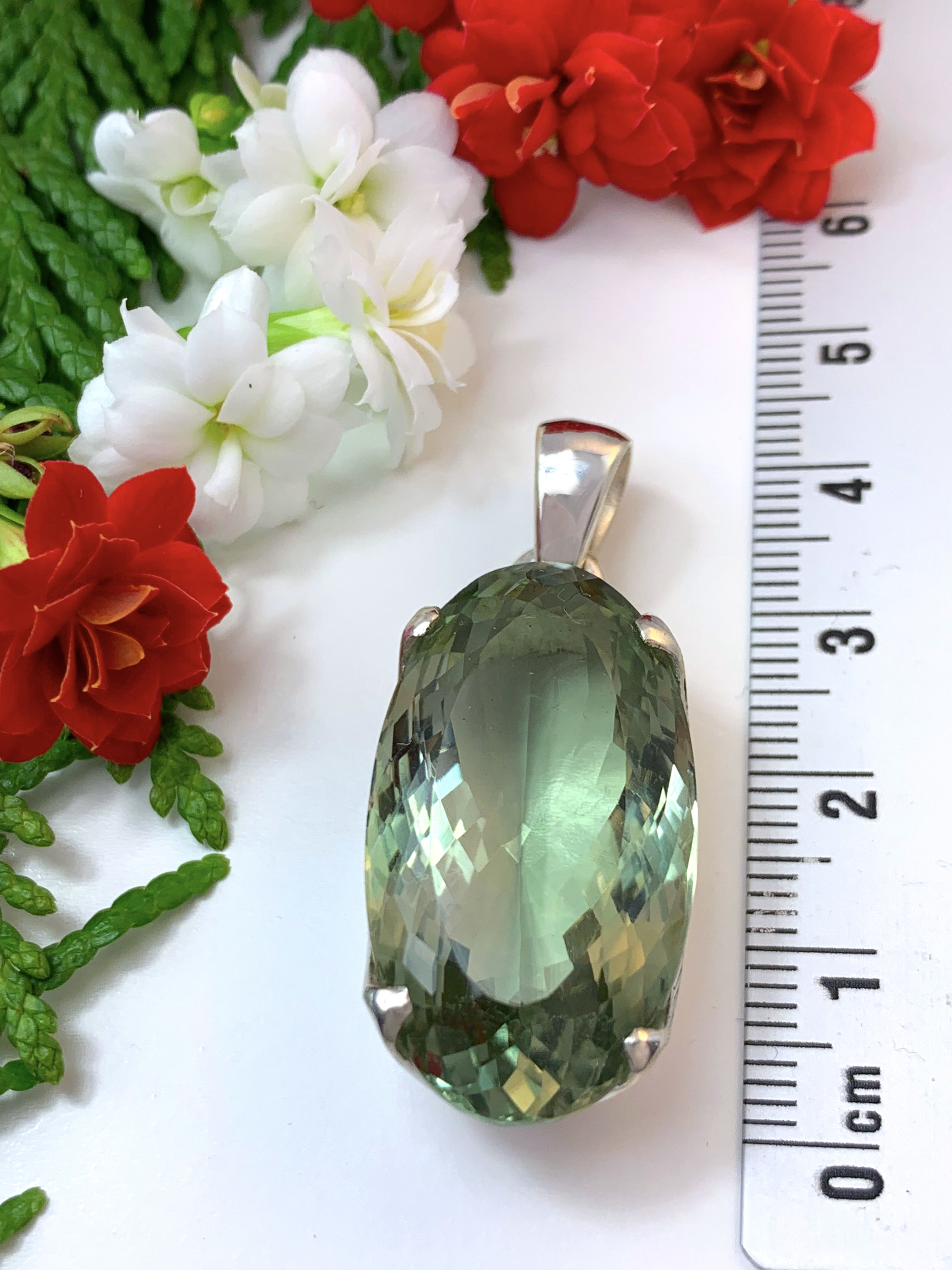 Green Quartz Pendant - TOP