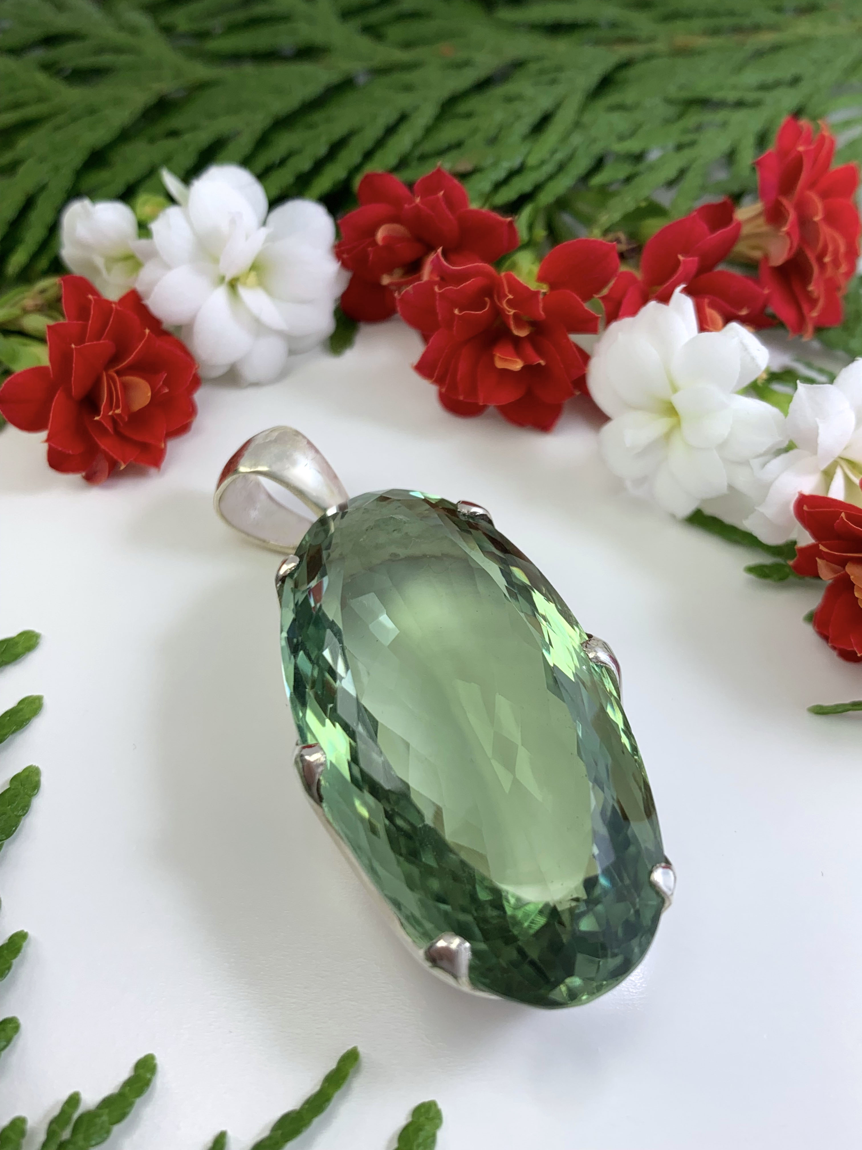 Green Quartz Pendant - TOP