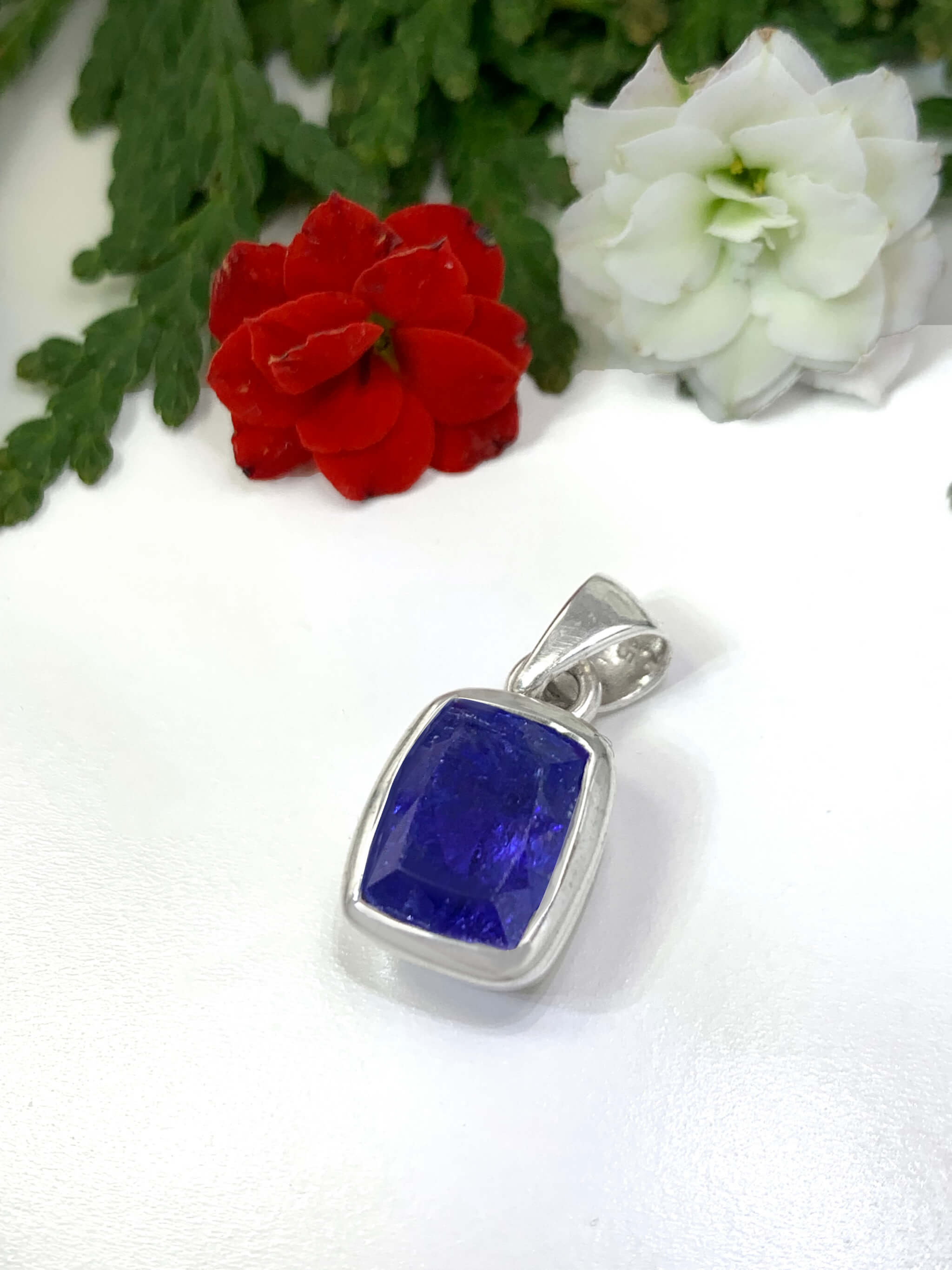 Tanzanite Pendant - TOP