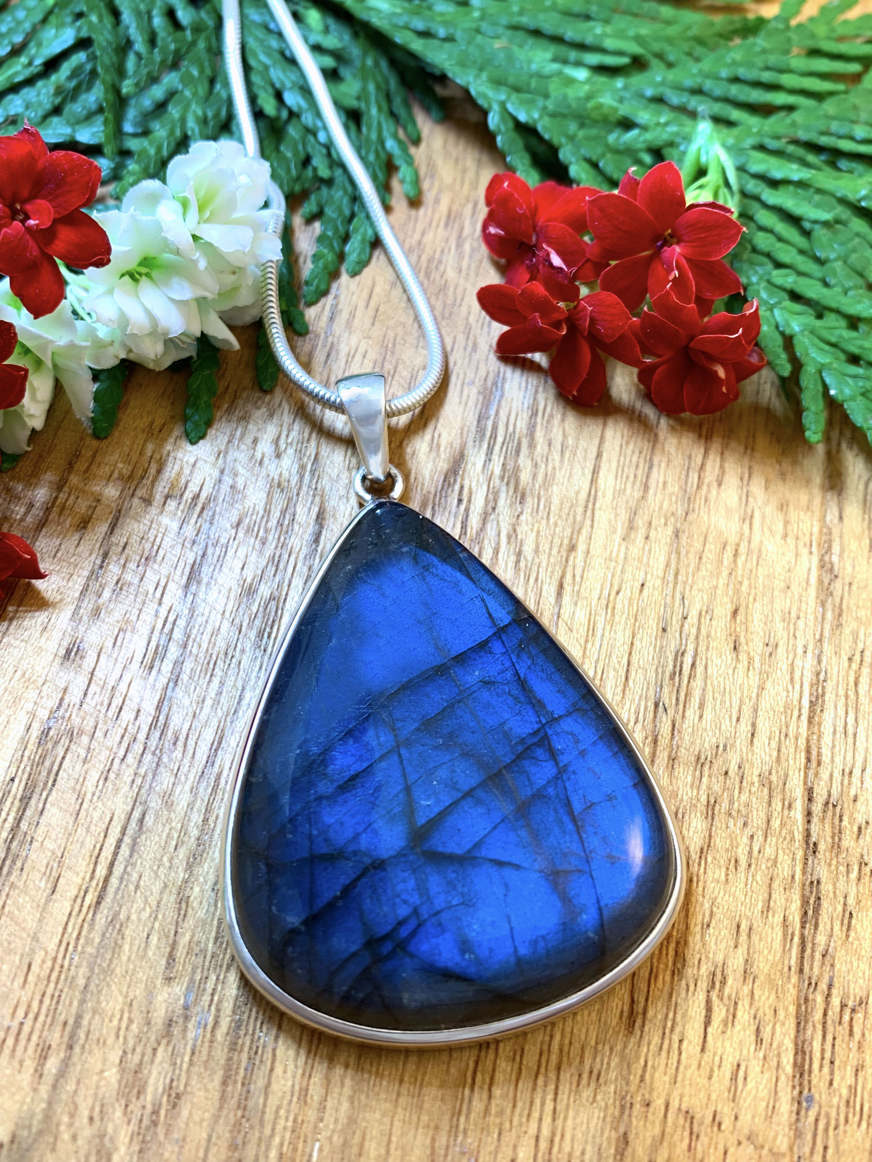 Labradorite Pendant - TOP XL