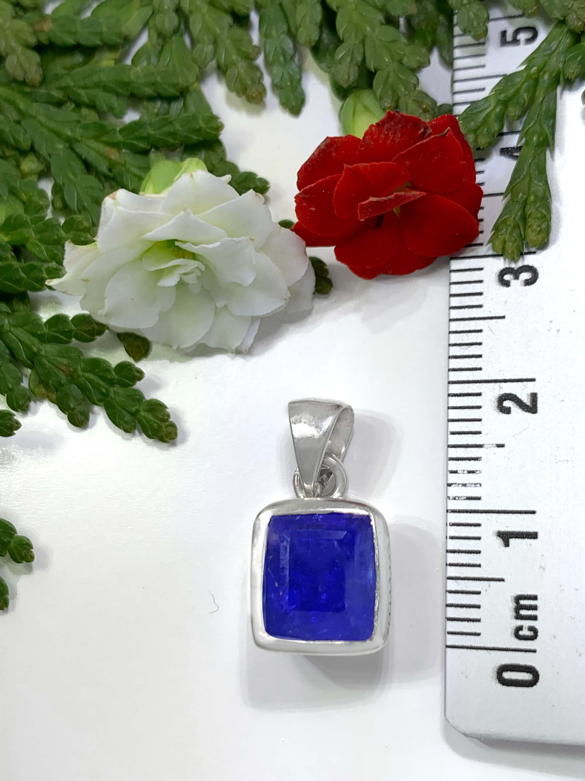 Tanzanite Pendant - TOP