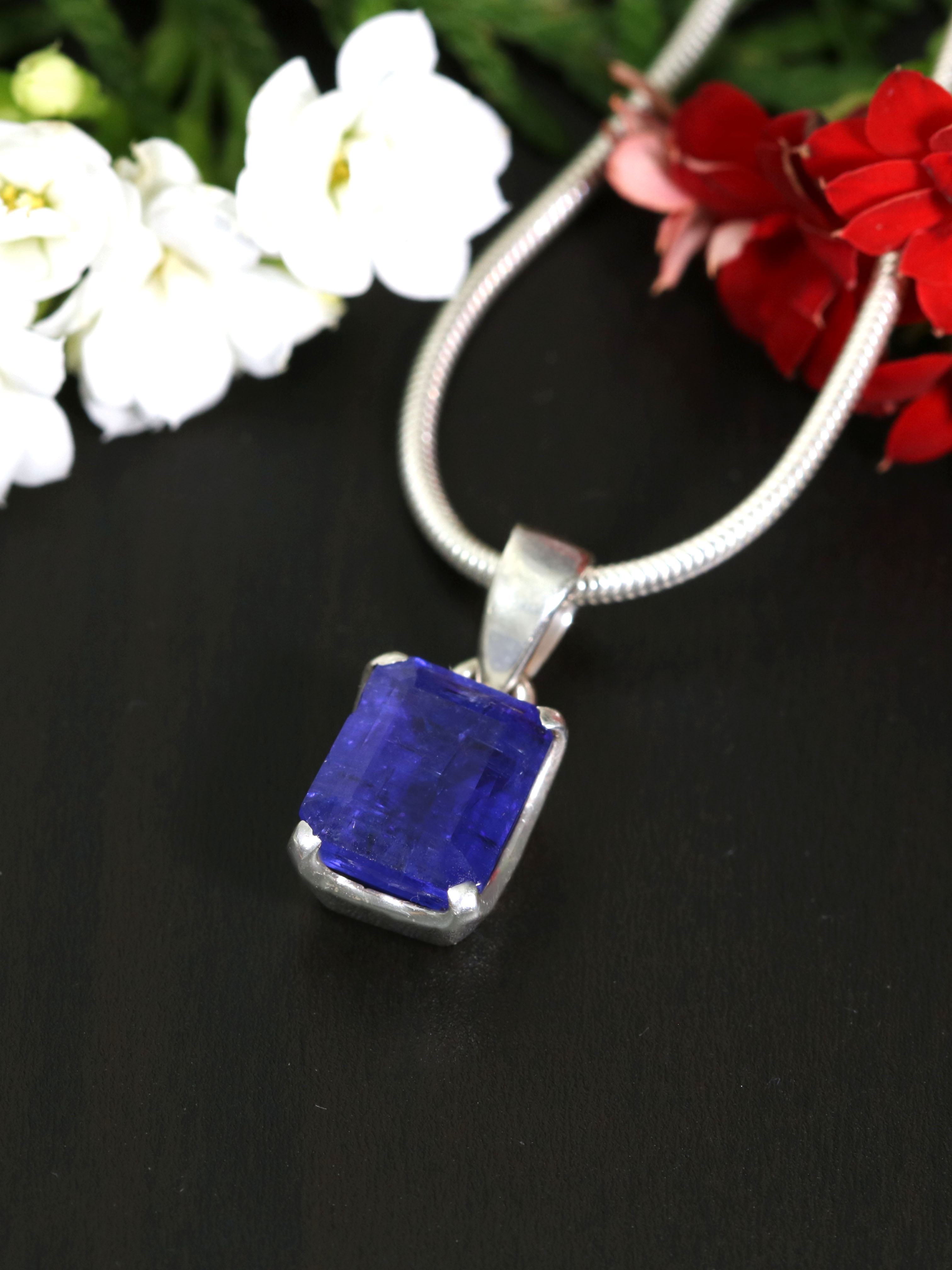 Tanzanite Pendant - TOP