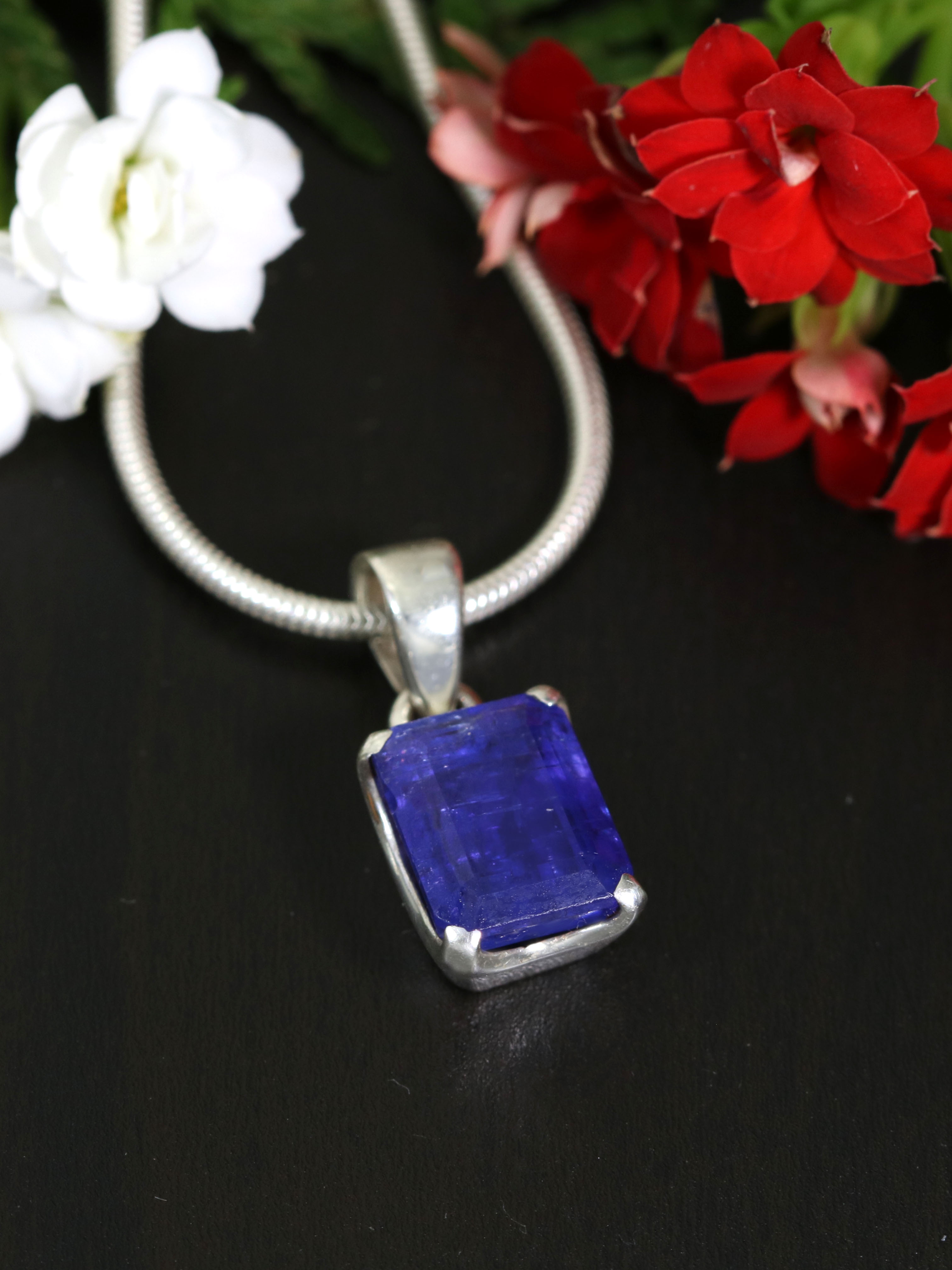 Tanzanite Pendant - TOP