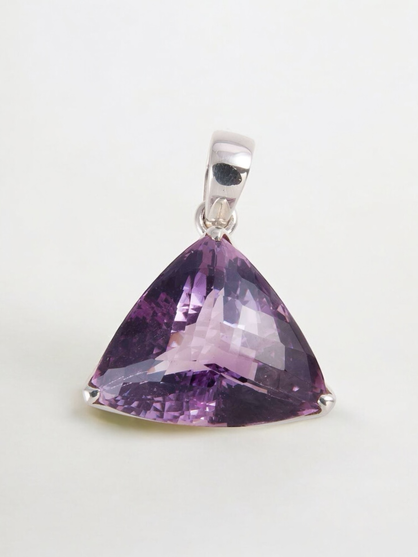 TOP Amethyst pendant 