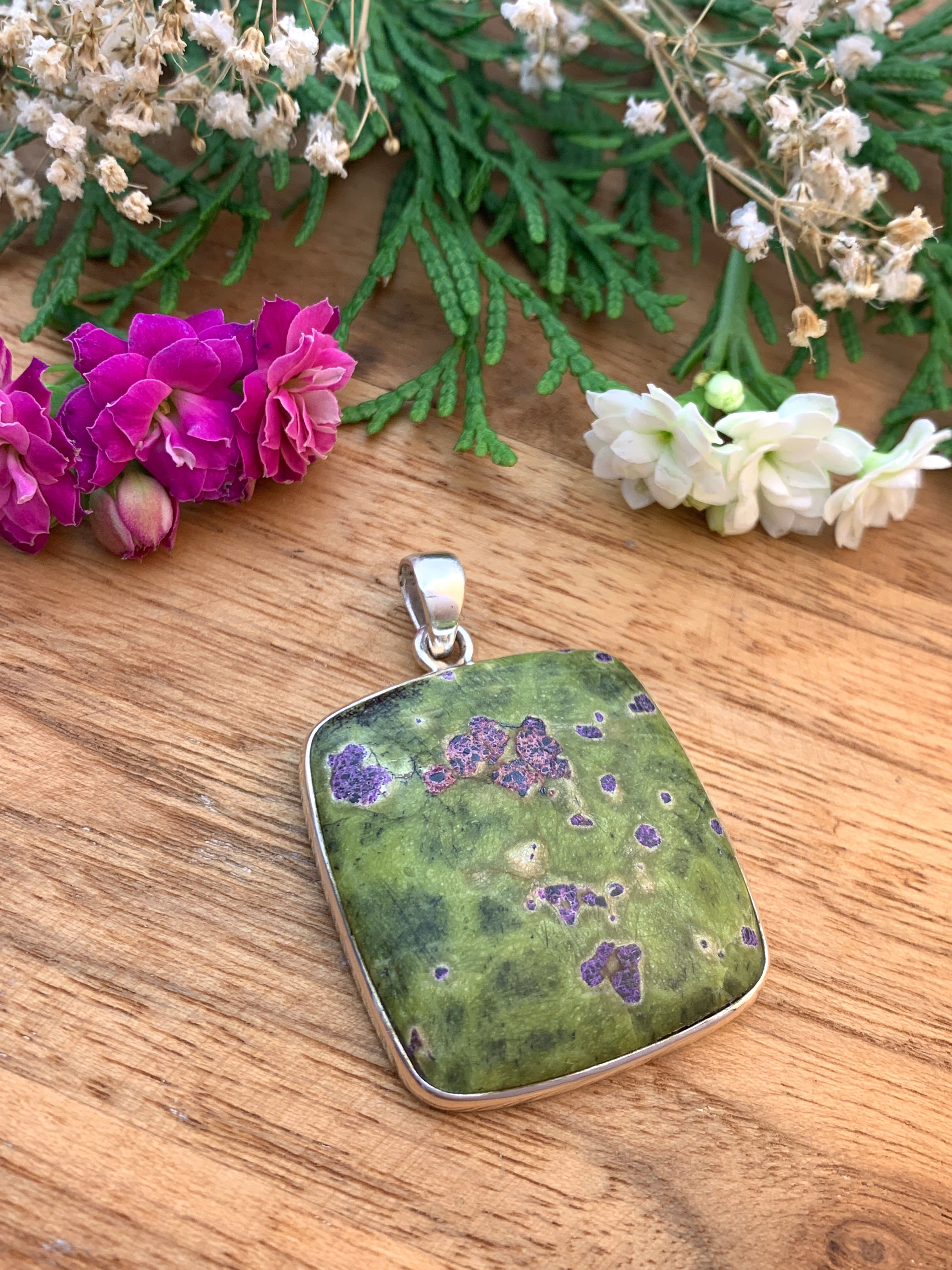 Stichtite Pendant