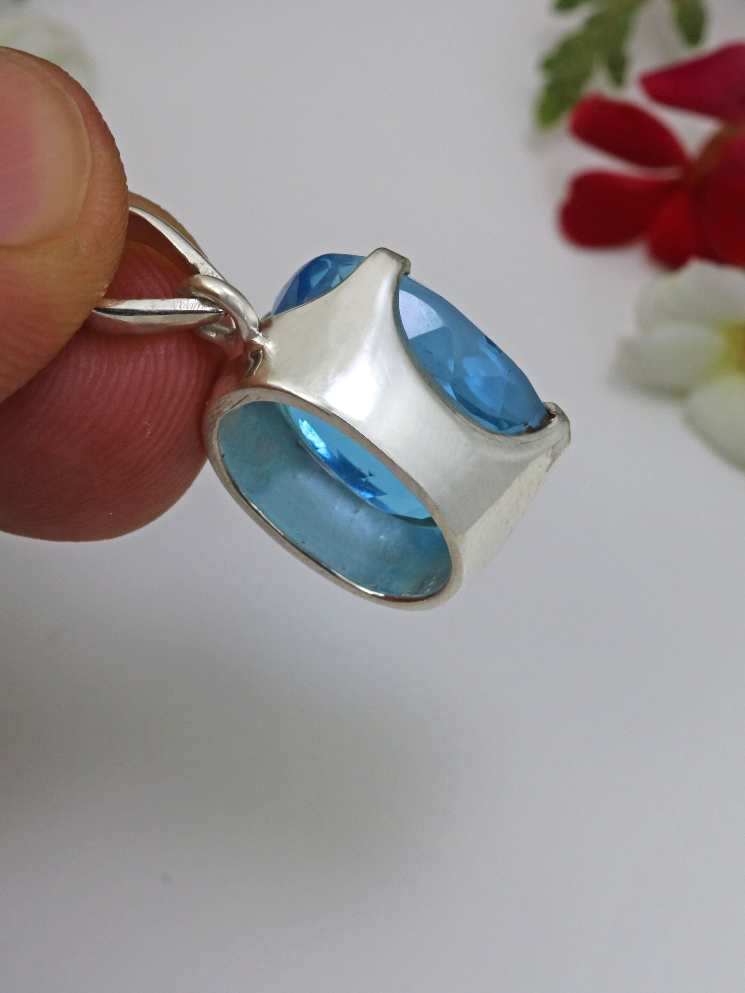 Blue Topaz Pendant - TOP Swiss