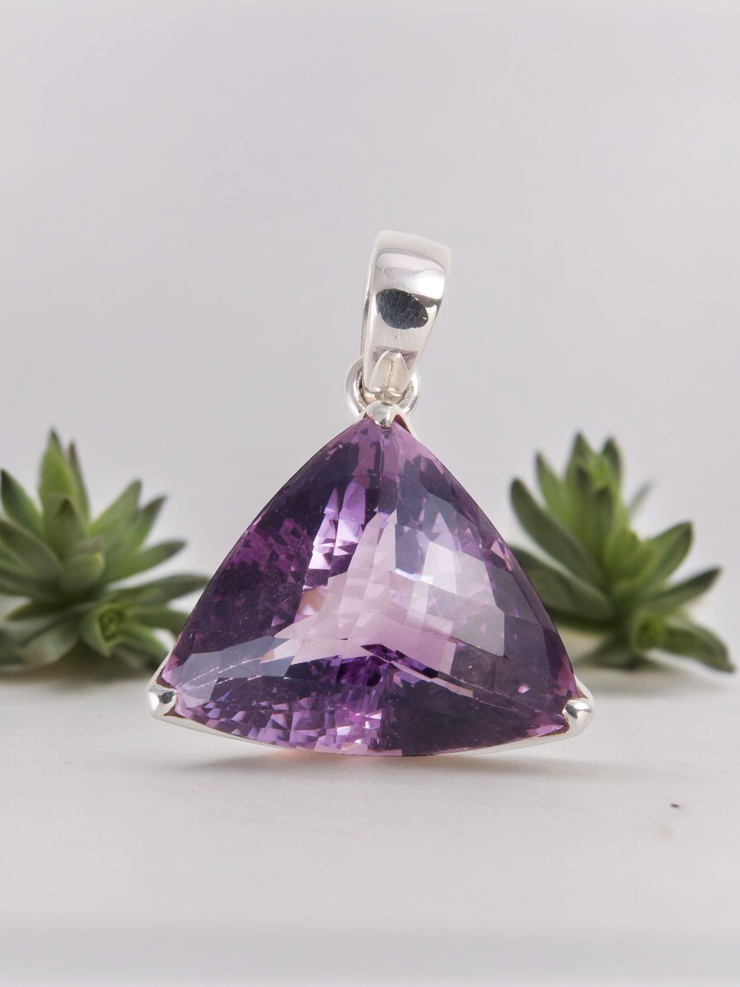 TOP Amethyst pendant 