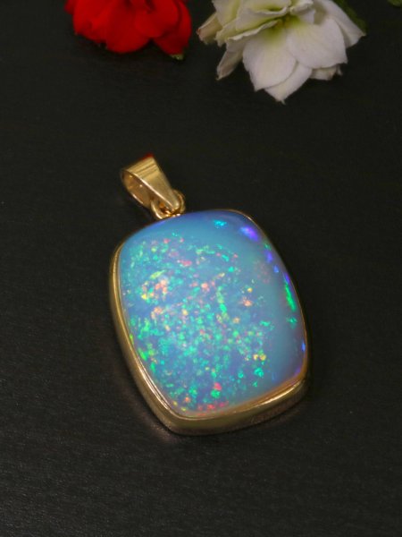 Opal Pendant - Gold 14k