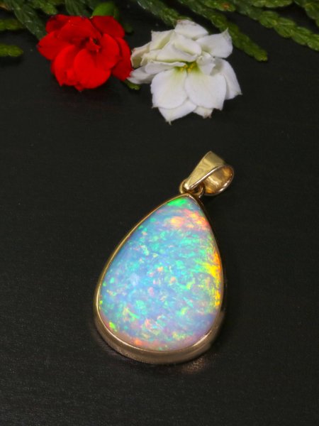 Opal Pendant - Gold 14k