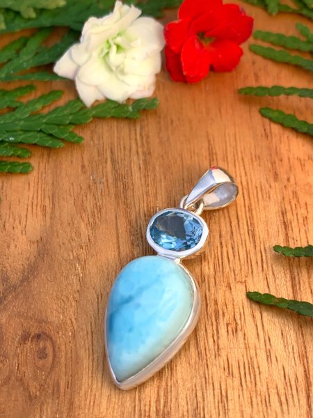 Larimar mit Blautopas Anhänger