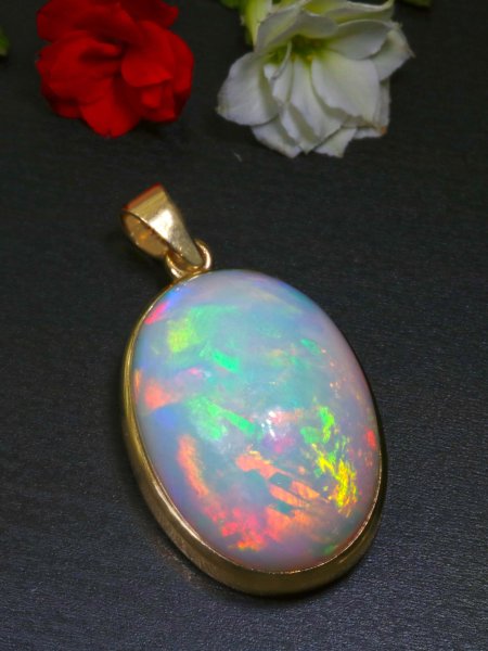 Opal Pendant - Gold 14k